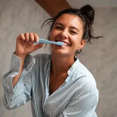 COLORED Renkli 3'lü Diş Fırçası