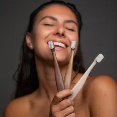 WOOD LOVE Koyu Renkli 3'lü Diş Fırçası